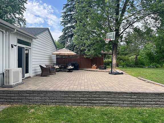 5th image of 511 Highland Dr