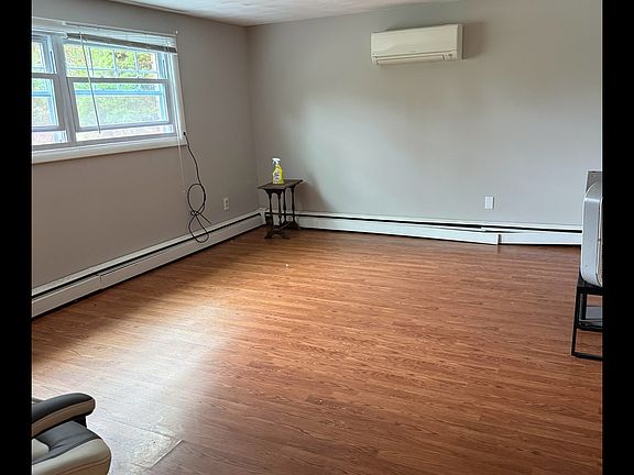 5th image of 113 Craig Cir
