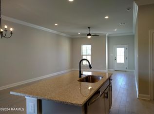 102 Ridley Ln, Youngsville, LA 70592