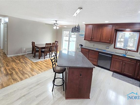 4th image of 18974 Glouchester Dr