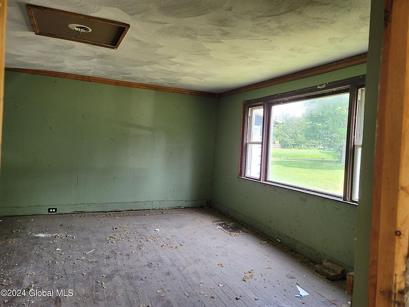 5th image of 3144 Military Road