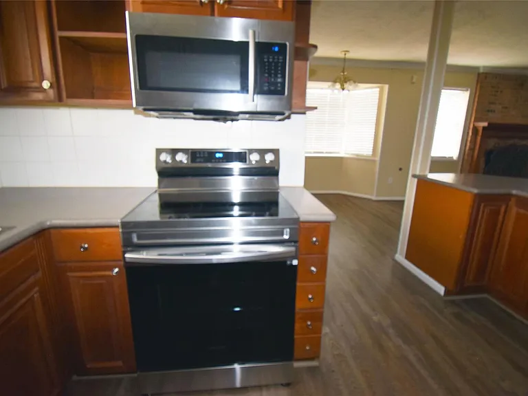1806 Cedarwood Ct — Photo 45