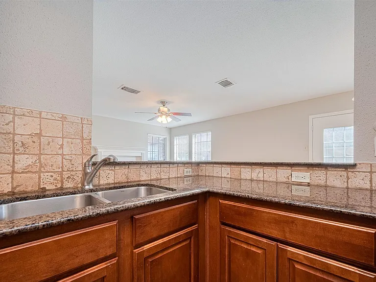 2211 S Kirkwood Rd #19 — Photo 15