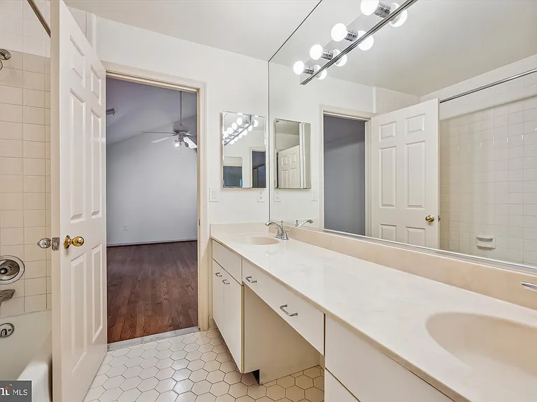 6 Goldleaf Ct — Photo 19