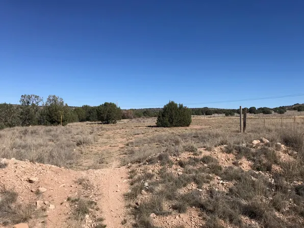 25400 N Spruce Dr, Paulden, AZ 86334