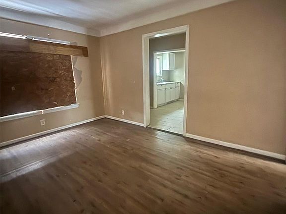 2nd image of 11540 Wayburn St