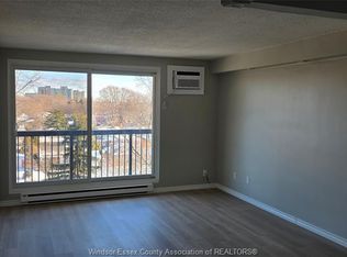 3936 Wyandotte St E, Windsor, ON N8Y 4V1