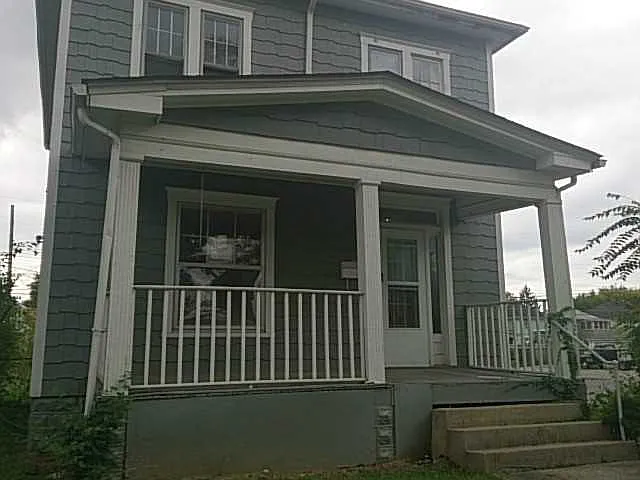 131 S Richardson Ave photo 1