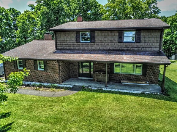 110 Windy Pines Ln, Tarentum, PA 15084