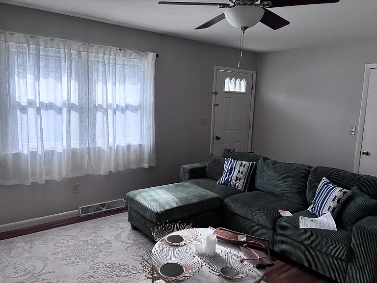 1026 N Jefferson St #B — Photo 11