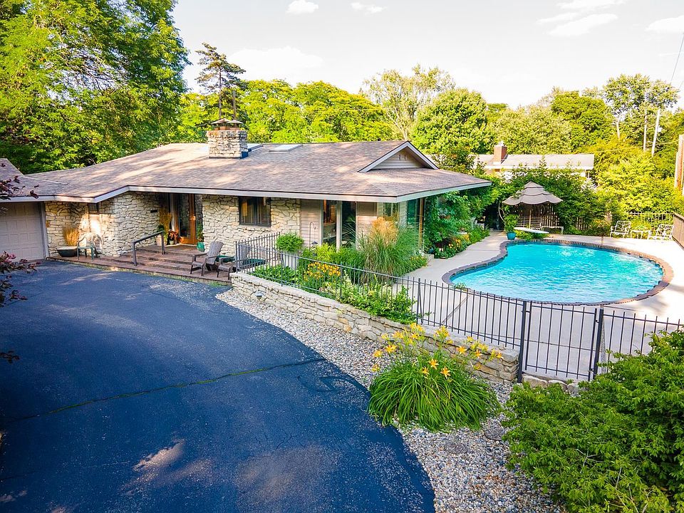 5015 Stratford Rd, Fort Wayne, IN 46807 Zillow