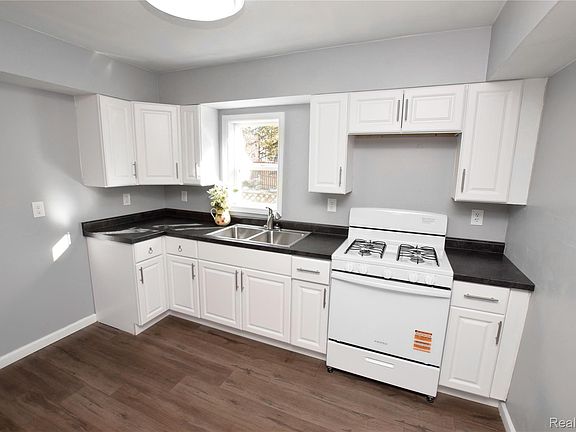 2nd image of 2390 E Boatfield Ave