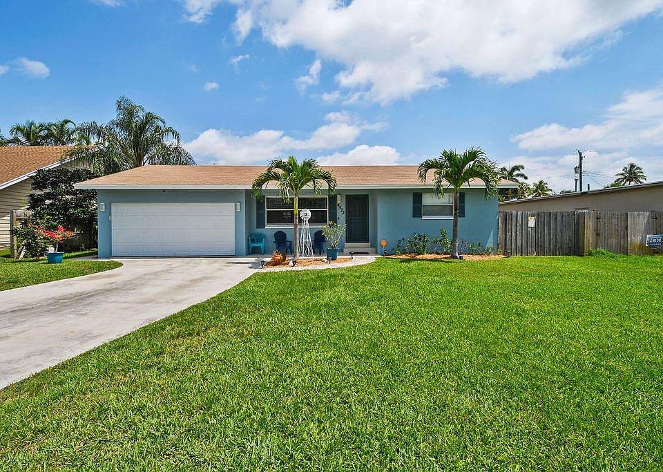 1st image of 4573 Dolphin Dr