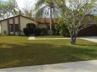197 Cinnamon Lake Cir, Melbourne, FL 32901
