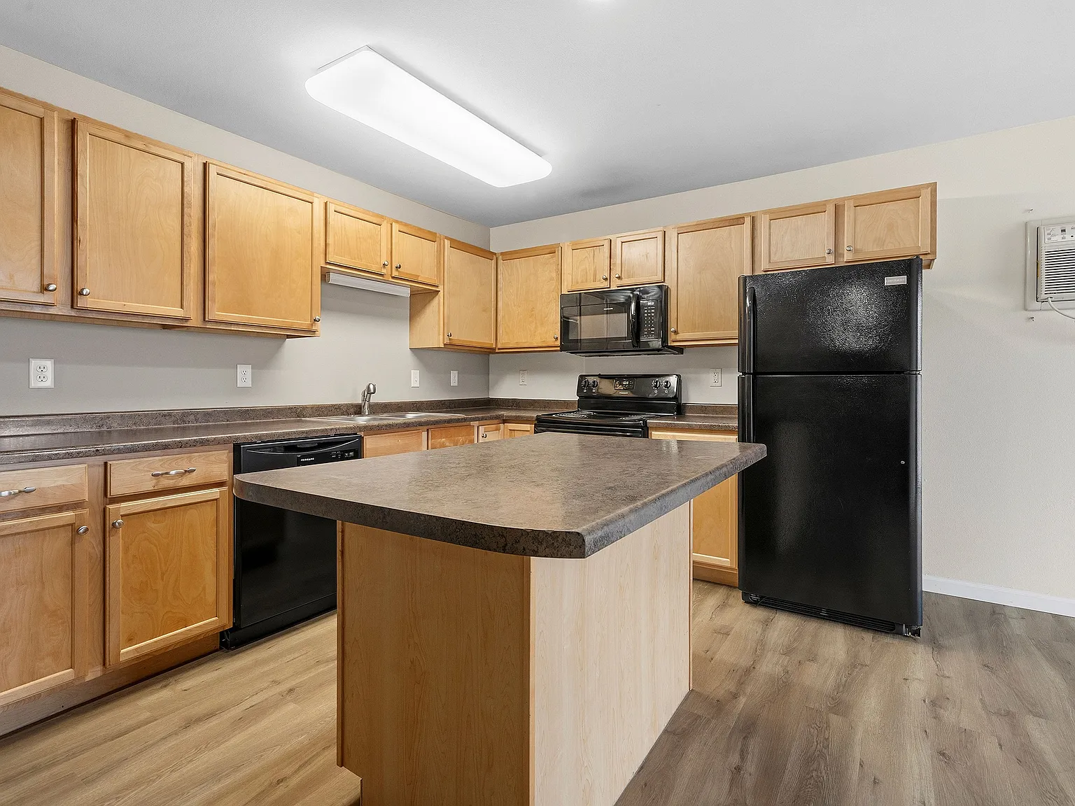 Minot Place Apartments — Photo 4