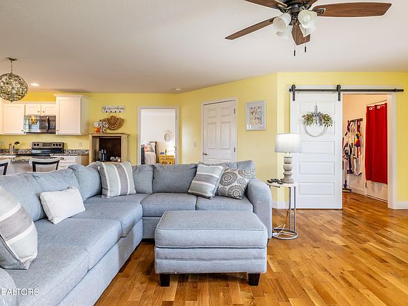 5th image of 103 Lucas Ln