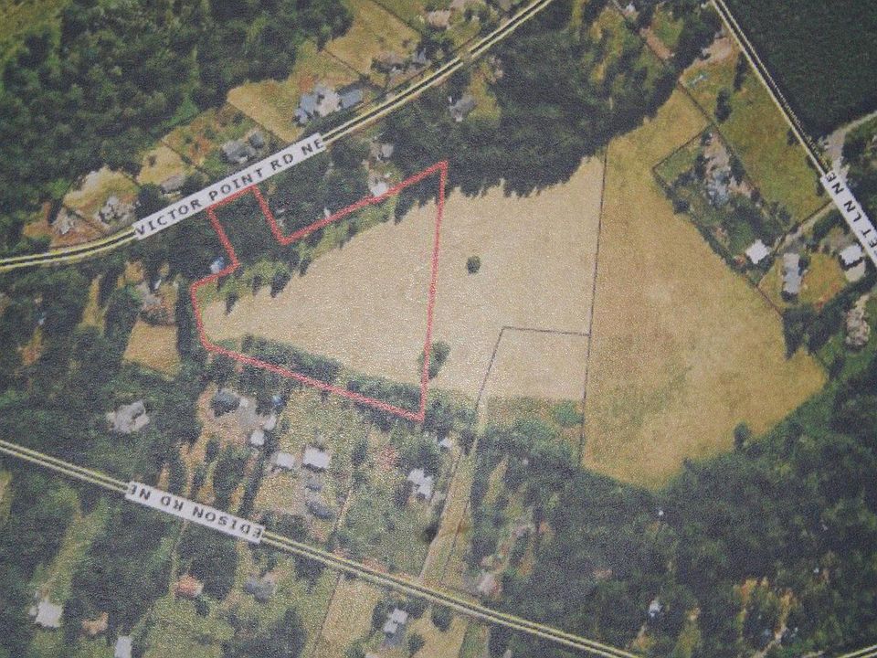 2nd image of 4479 Victor Point Rd NE