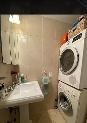 Rented by REAL New York | media 51