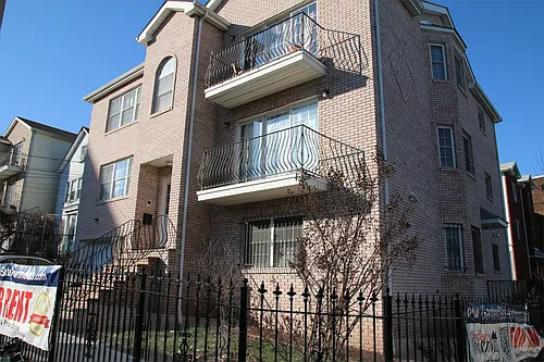 161-163 Sussex Ave Photo 1