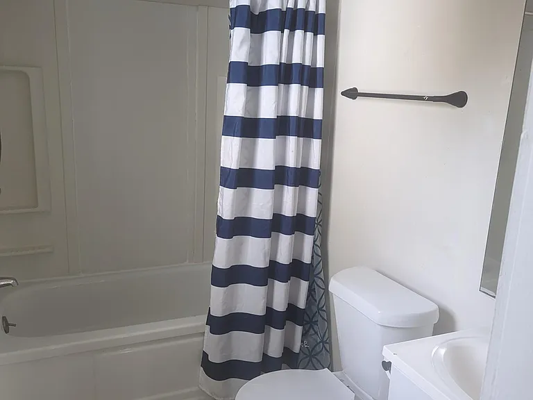 327 Lynch St — Photo 8