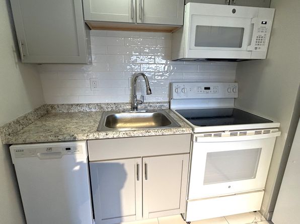 1112 Mount Royal Blvd APT 104