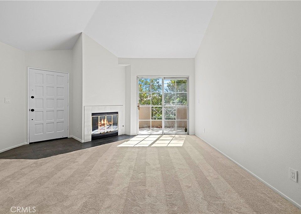 23933 Del Monte Dr Valencia CA Zillow