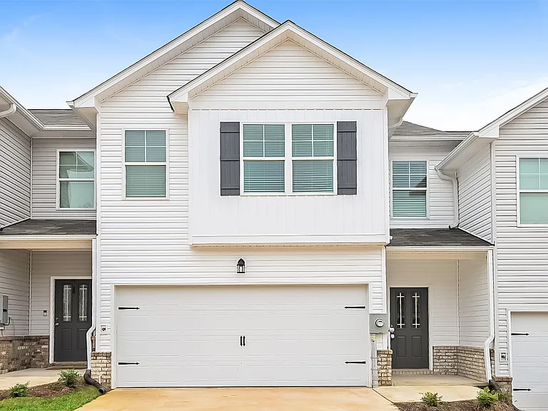 504 The Heights Ln — Photo 1