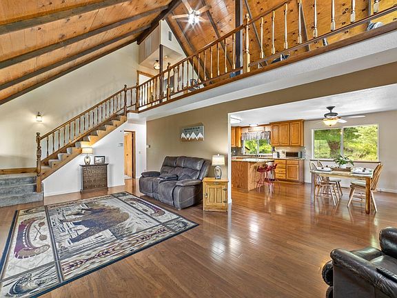 2nd image of 3145 Lois Ln