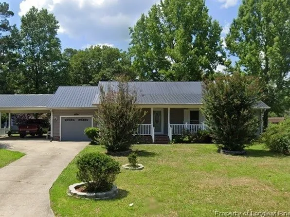 105 Wapiti Dr, Spring Lake, NC 28390