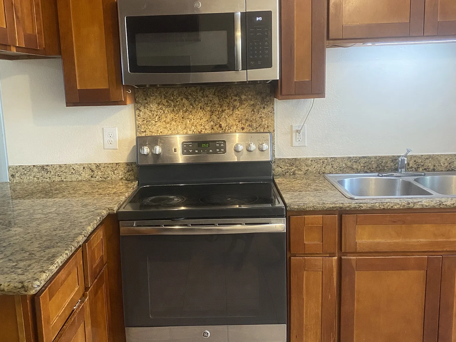 2 bed, 728 sqft, $1,425 — Photo 4