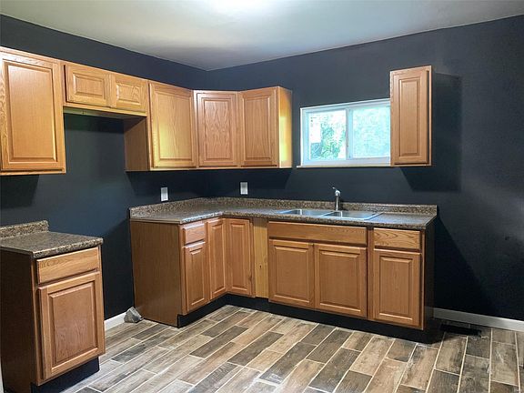 2nd image of 7102 Idlewild Ave