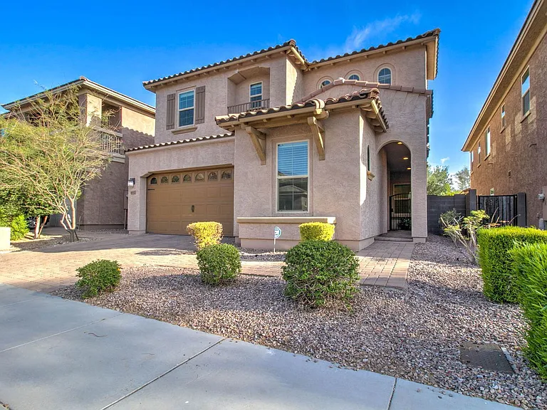 4617 E Walter Way — Photo 2