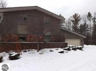 850 S Fairview Rd, West Branch, MI 48661