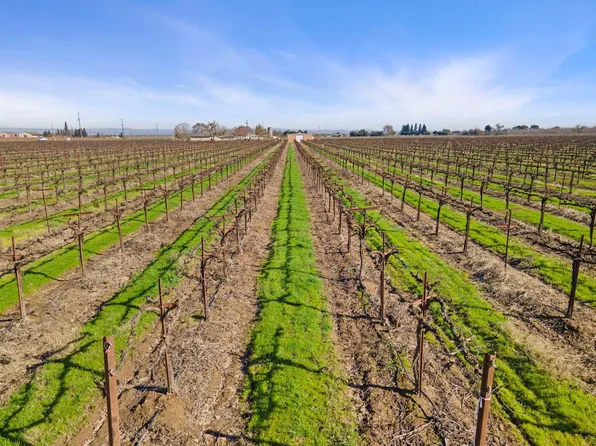 10550 E Harney Ln, Lodi, CA 95240