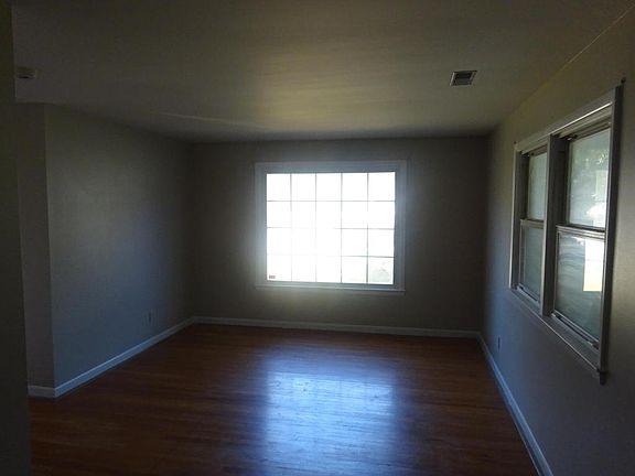 3rd image of 1157 Sherwood St