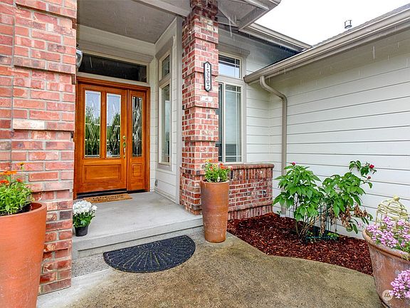 4th image of 15507 147th Avenue Ct E