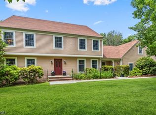 10 Carriage Way, Basking Ridge, NJ 07920