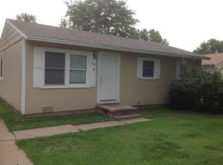702 Hoagland St, Hutchinson, KS 67501