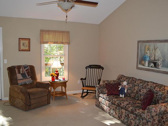 5th image of 139 Delbridge Ln
