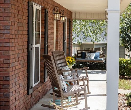 4th image of 63 Lee Road 2115