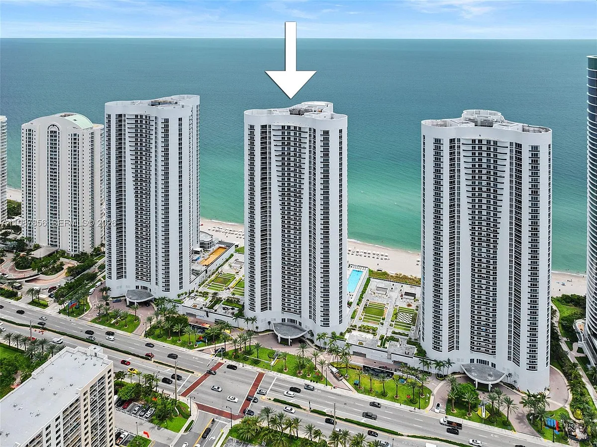 Building Photo - 15901 Collins Ave #1801
