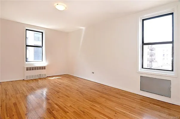 Sold by Re/Max In The City | media 25