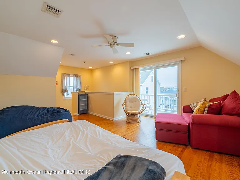 219 3rd Ave — Photo 22