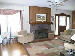 2nd image of 146 Sanford Ave