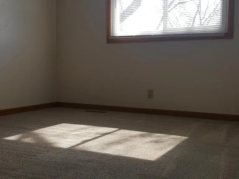 5909 Elkcrest Dr — Photo 10