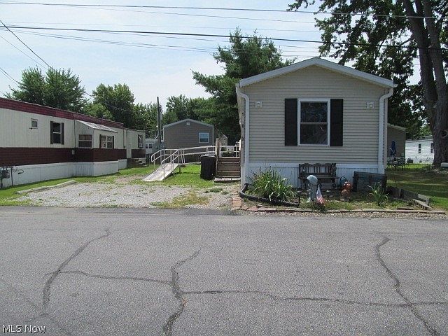1st image of 109 Marilyn Dr