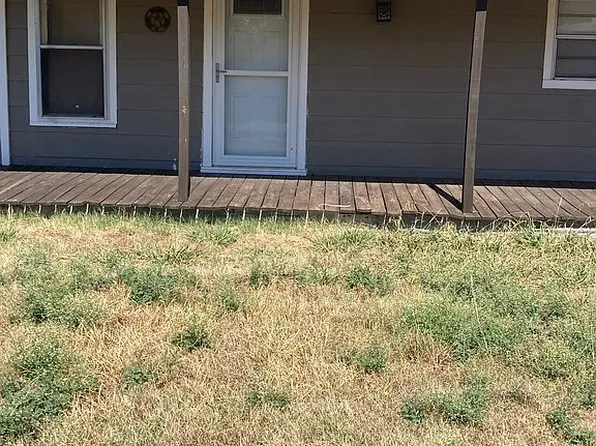 313 W Garrison Ave, Electra, TX 76360