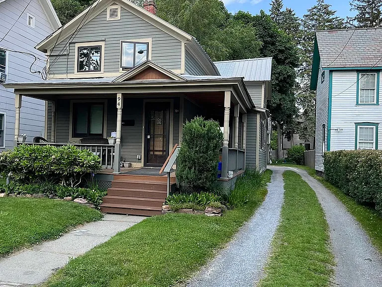 94 Park St #B — Photo 1