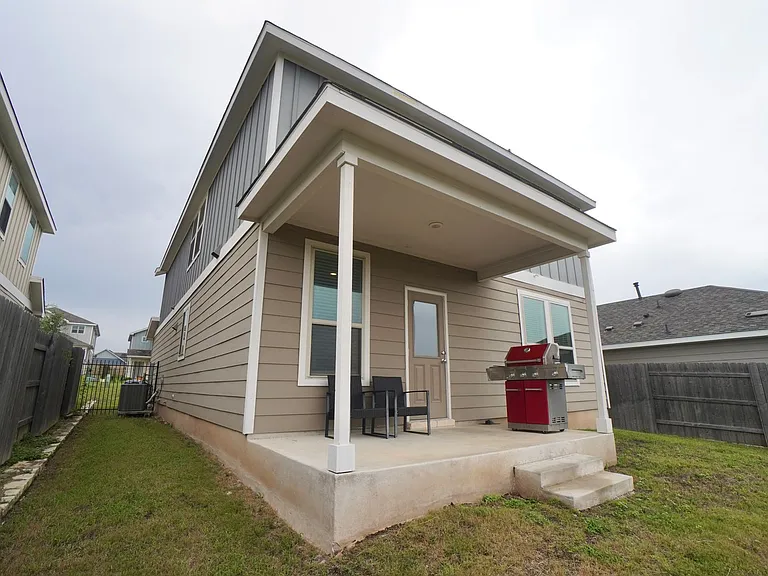 11112 Mestengo Dr — Photo 30