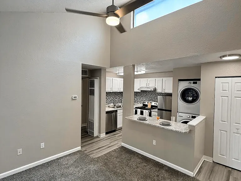 Vista Del Sol Apartments — Photo 19